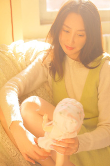 美女抓奶抖胸视频